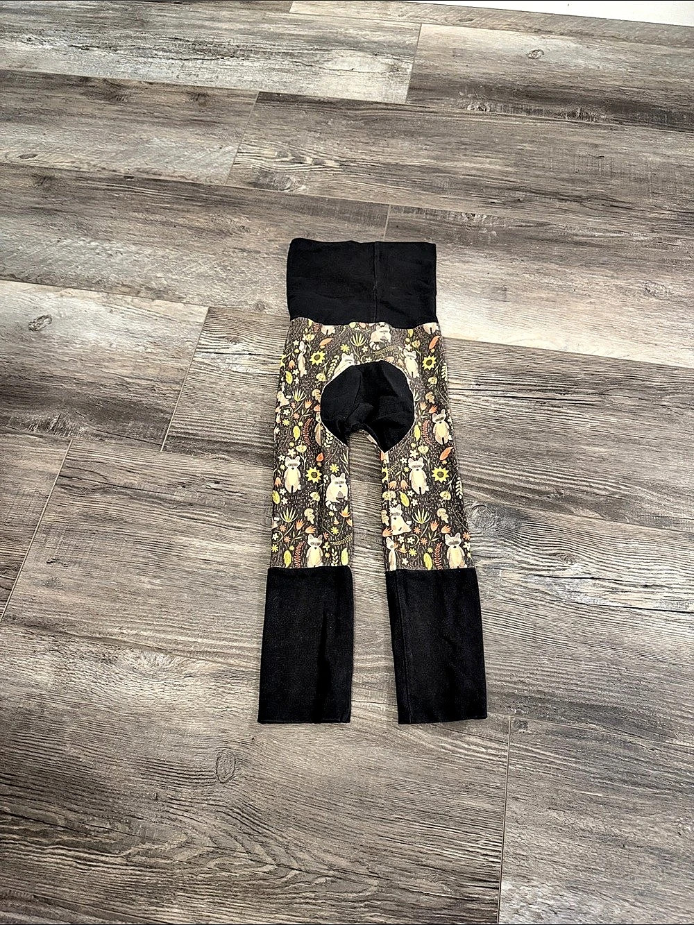 Floral Flare Leggings in Black & Brown Like New- Grow with me